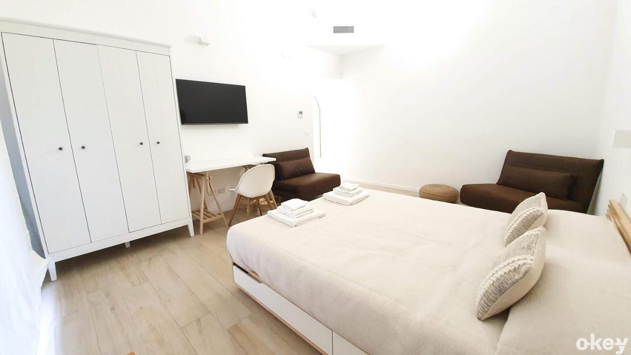Dimora Beluga - Bari Centro Hotel Buitenkant foto